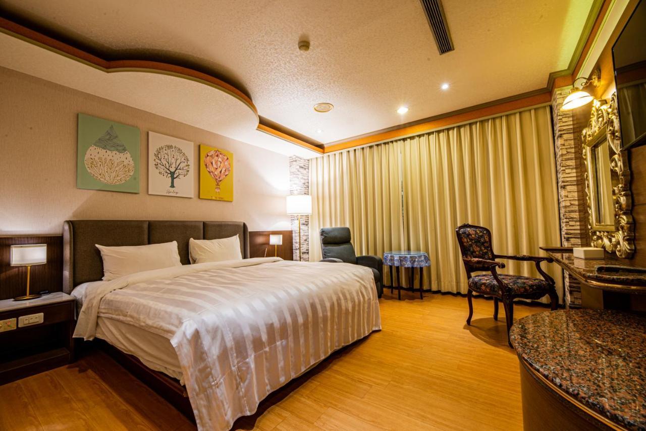 Wenpin Hotel - Pier 2 Kaohsiung Eksteriør billede