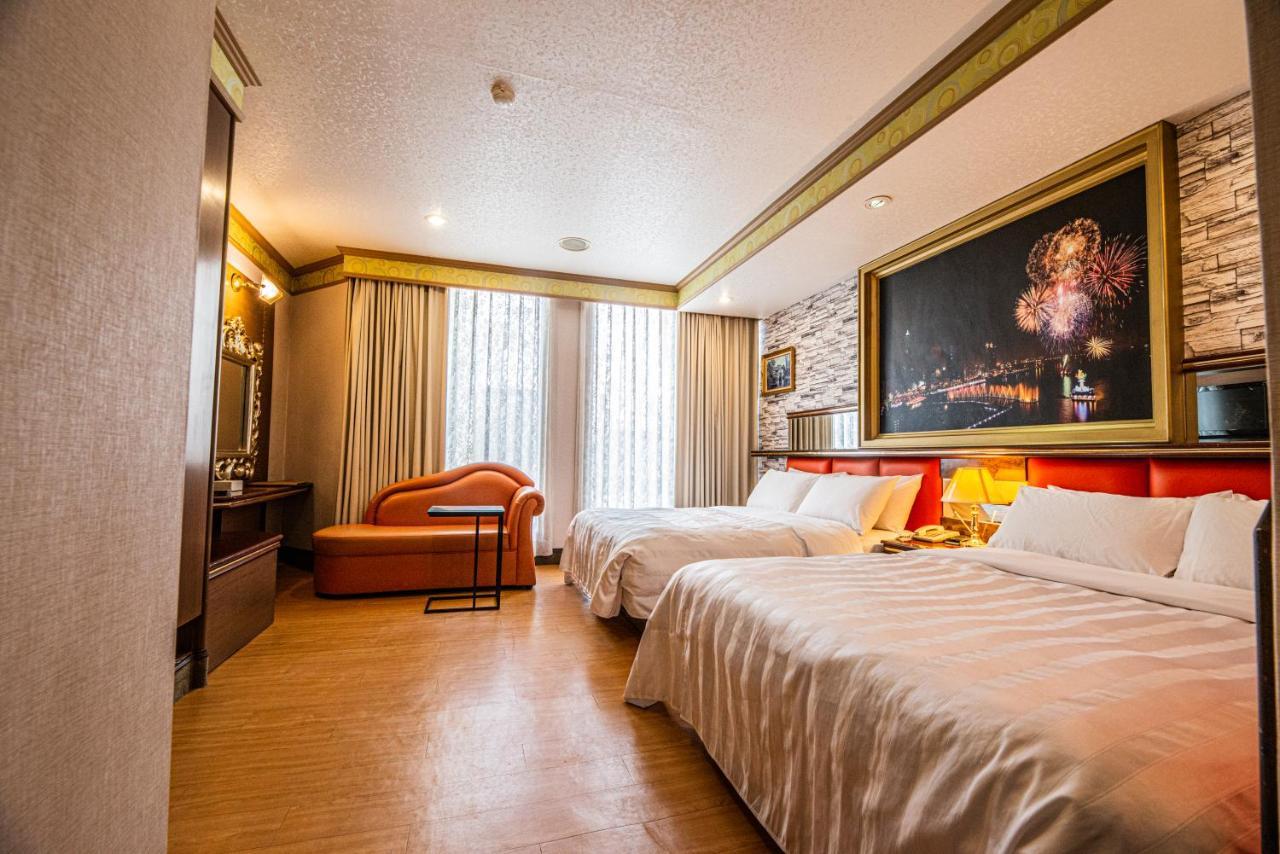 Wenpin Hotel - Pier 2 Kaohsiung Eksteriør billede