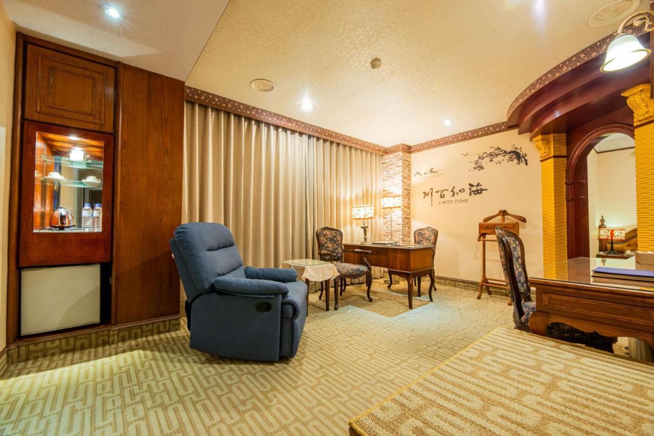 Wenpin Hotel - Pier 2 Kaohsiung Eksteriør billede