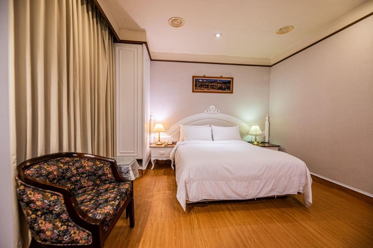 Wenpin Hotel - Pier 2 Kaohsiung Eksteriør billede